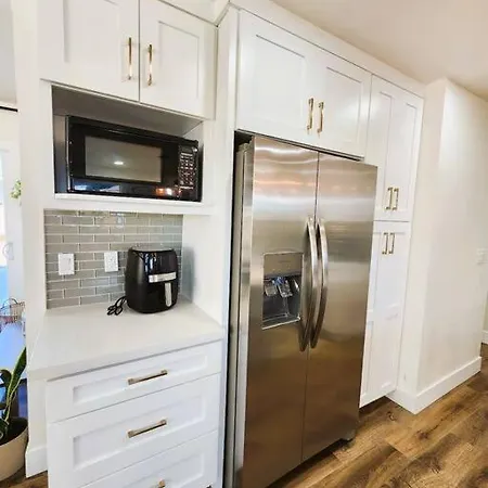 Gorgeous Newly Remodeled House Near Beach/disneyland Garden Grove