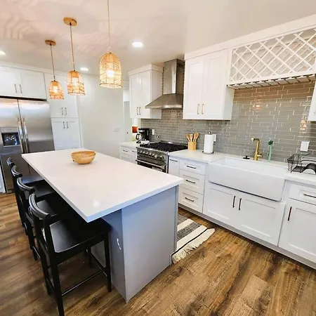 Holiday home Gorgeous Newly Remodeled House Near Beach/disneyland